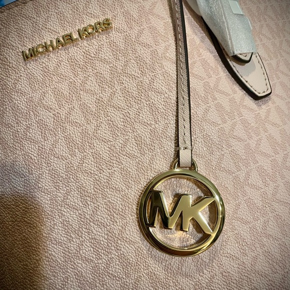 Michael Kors Handbags - Brand New Light Pink Michael Kors Bag